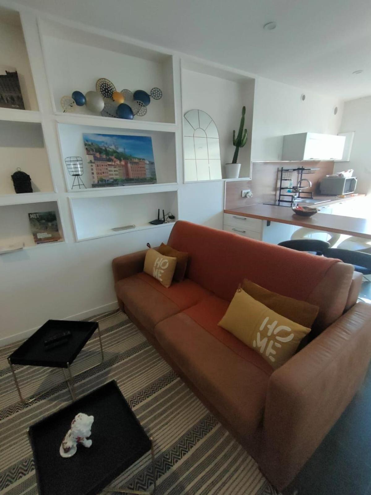 Апартаменты Le Petit Cocon - Parking Prive - Lyon Sud Венисьё Экстерьер фото
